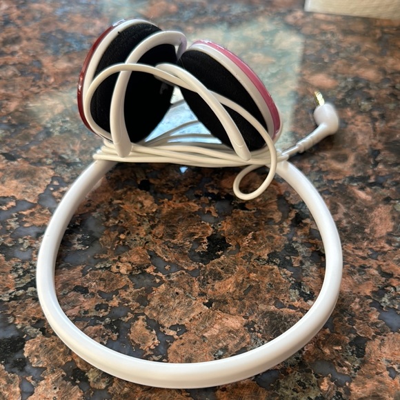 Disney Pink and White Headphones Hannah Montana High School Musical kids - Picture 3 of 6